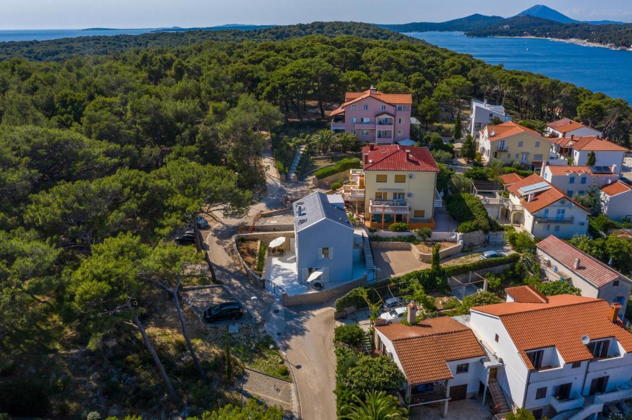 Cikat Bay Residence マリ・ロシニュ エクステリア 写真